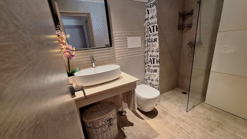 e6fc96e0-ae2e-47a4-914c-aed3841771e9